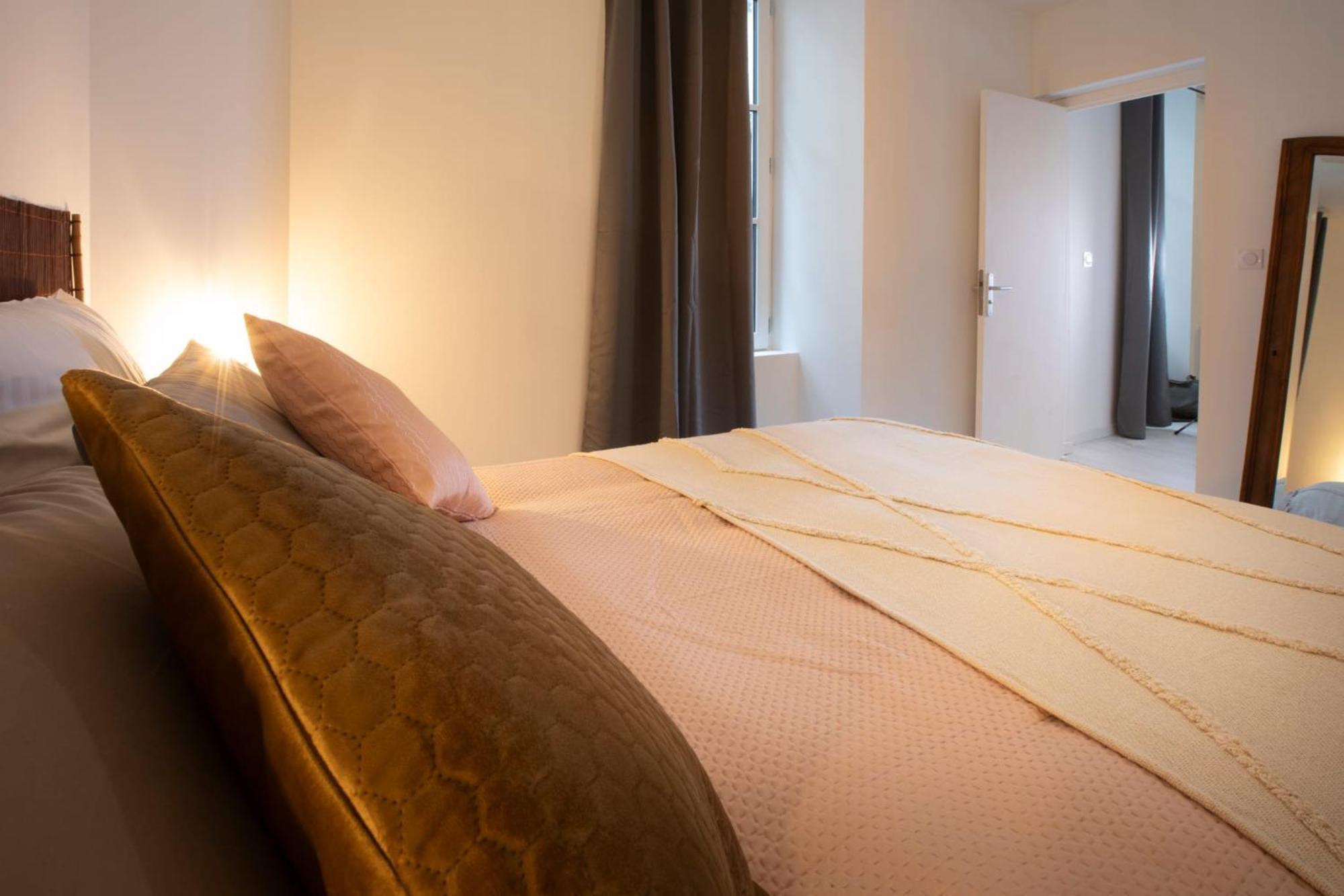Le Nid 3 Etoiles Wifi, Netflix, Disney, Coeur De Bastide Villefranche-de-Rouergue Exteriér fotografie
