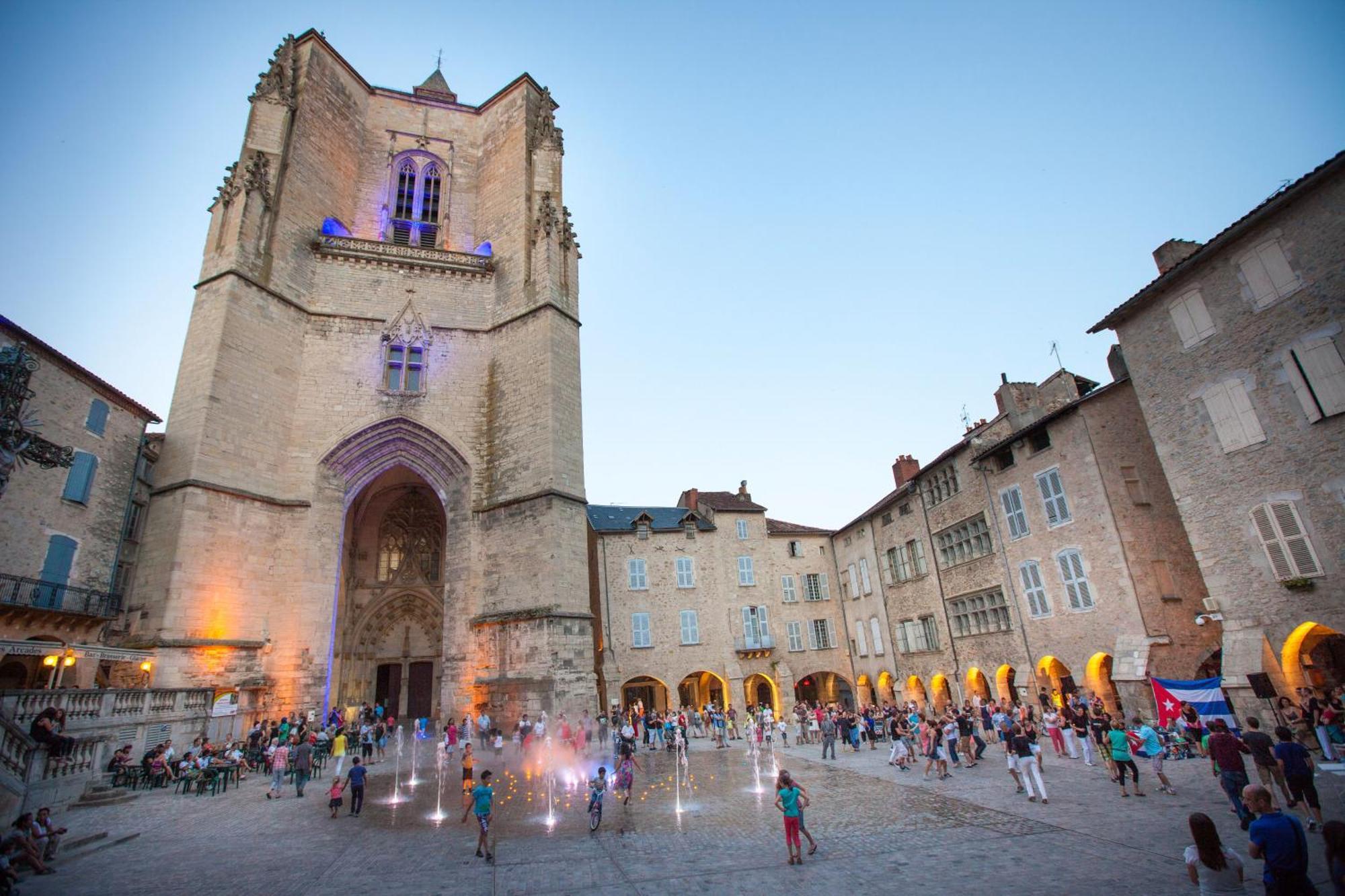 Le Nid 3 Etoiles Wifi, Netflix, Disney, Coeur De Bastide Villefranche-de-Rouergue Exteriér fotografie